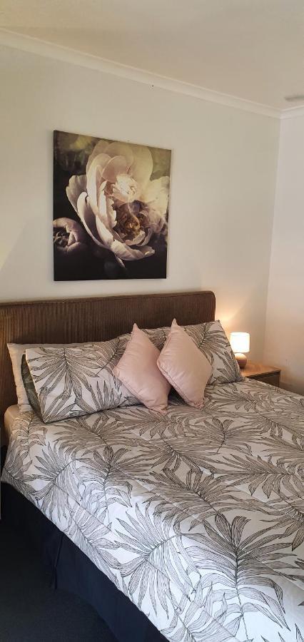 Bargara Motor Inn - Pet Friendly מראה חיצוני תמונה